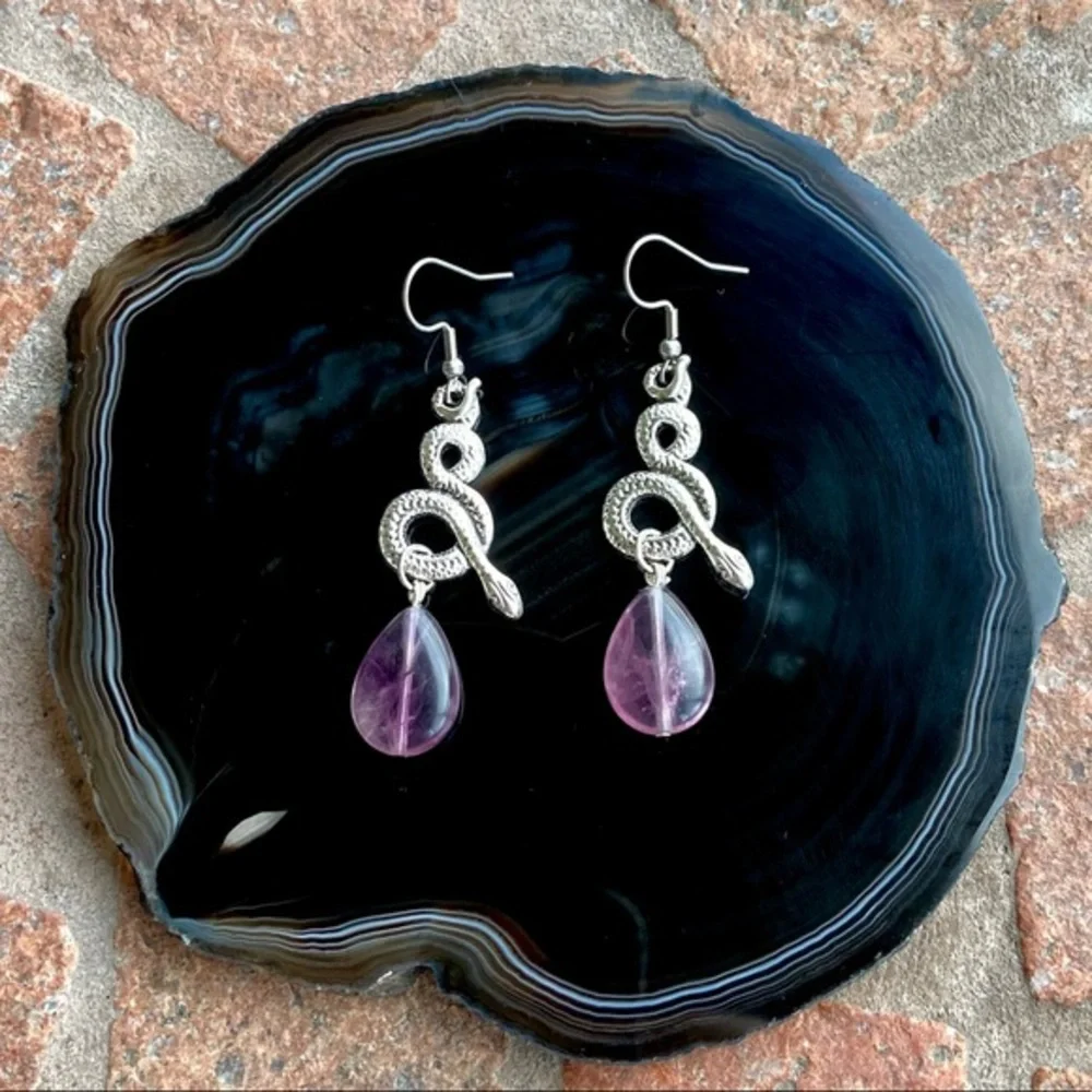 🔴 Purple fluorite drop snake design dangly earrings - Picture 4 of 10